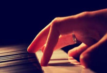 炮兵意外不敌铁锤帮 维拉力挫蓝军.